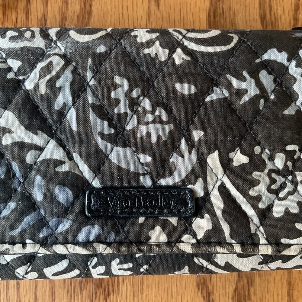 Vera Bradley Black and Blue Quilted Wristlet trifold - Picture 2 of 7